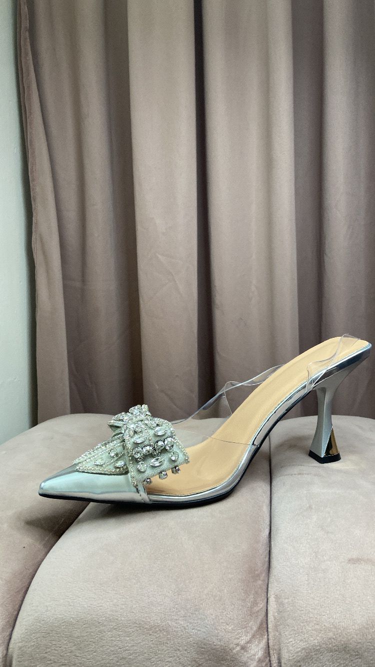 Zapatillas transparentes moño cristal con plata
