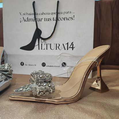 Estiletto moño de cristal